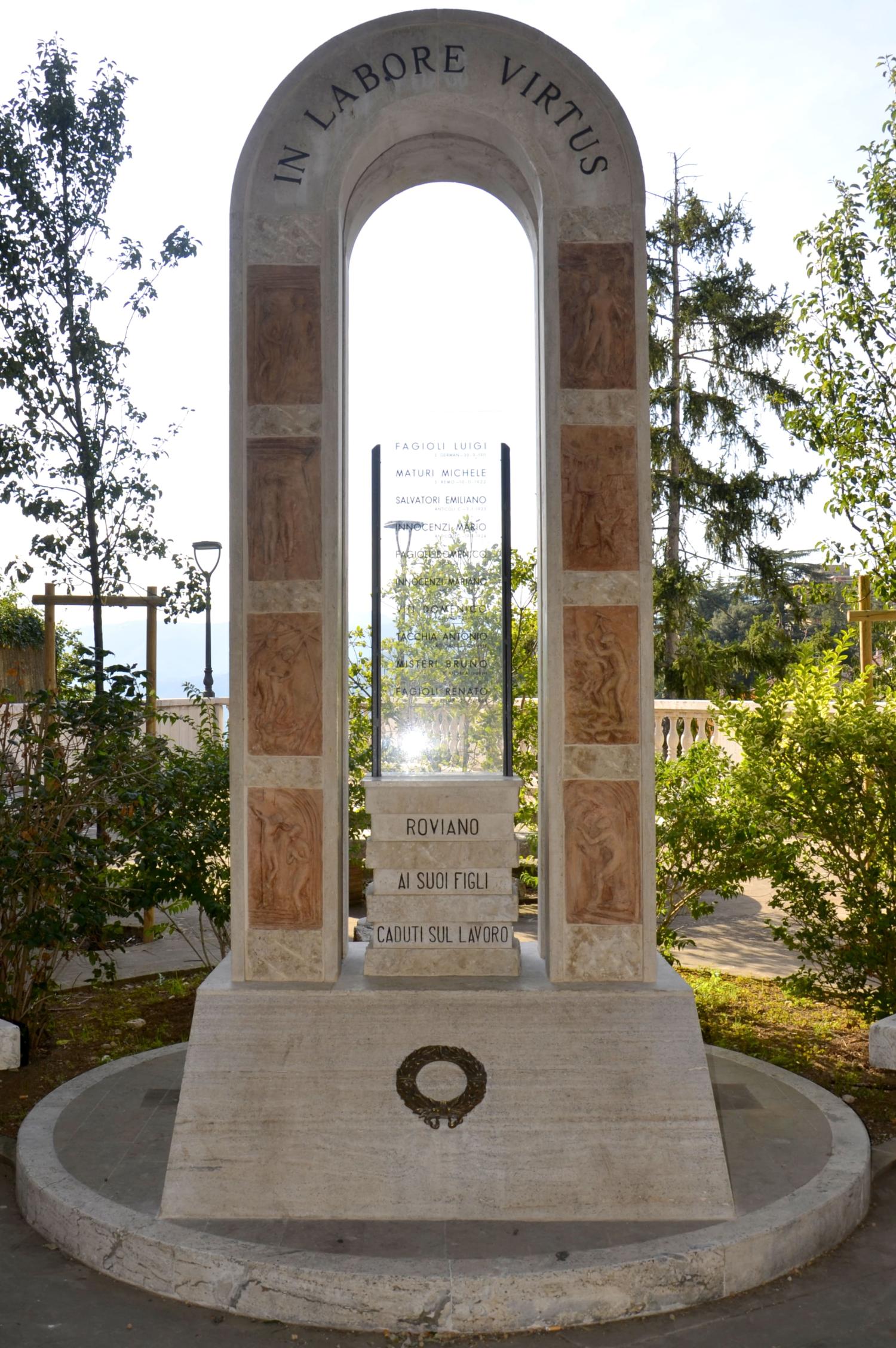 onumento ai Caduti sul Lavoro © Stefano Viti.jpg 